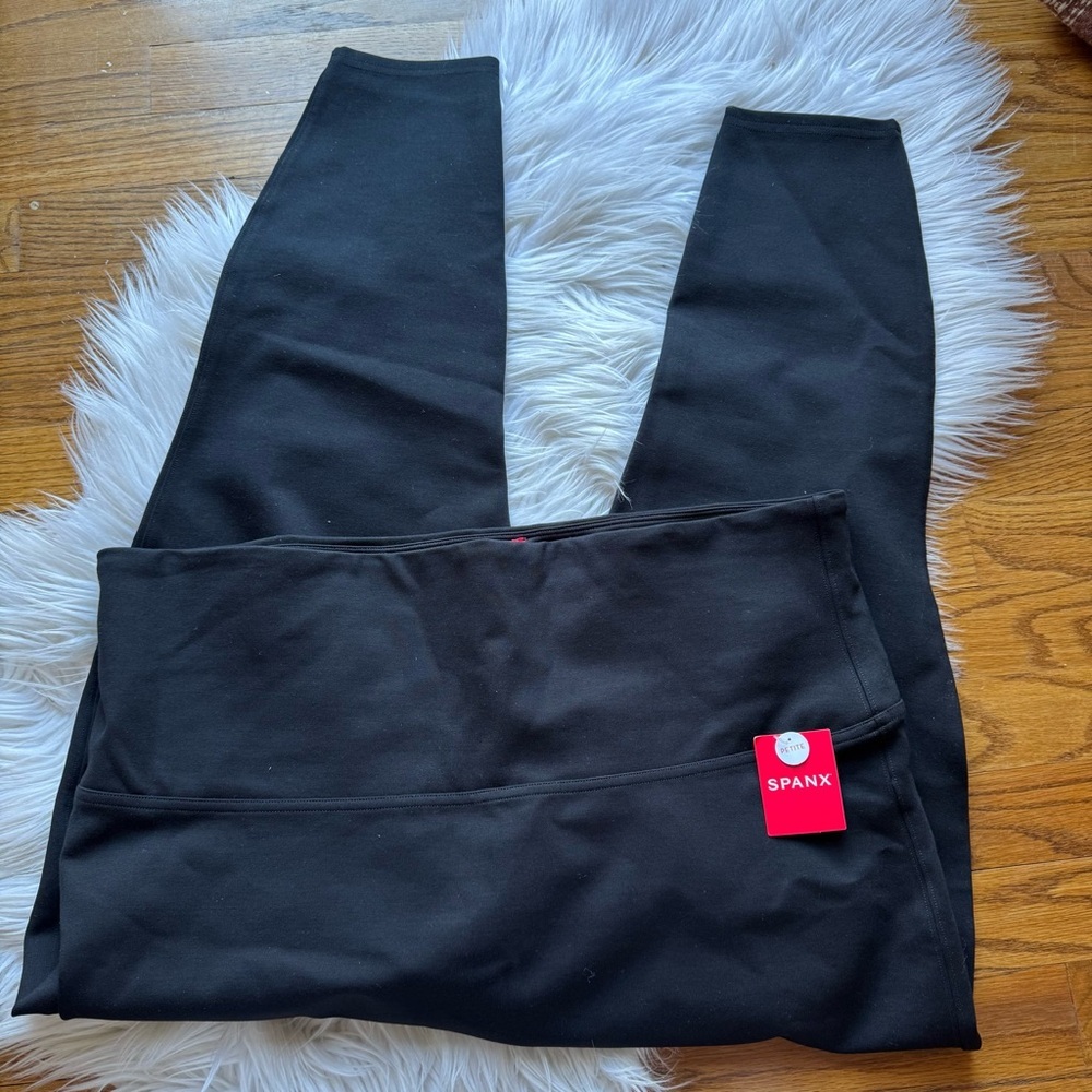NWT Spanx Ponte Leggings petite in classic black - Picture 3 of 10